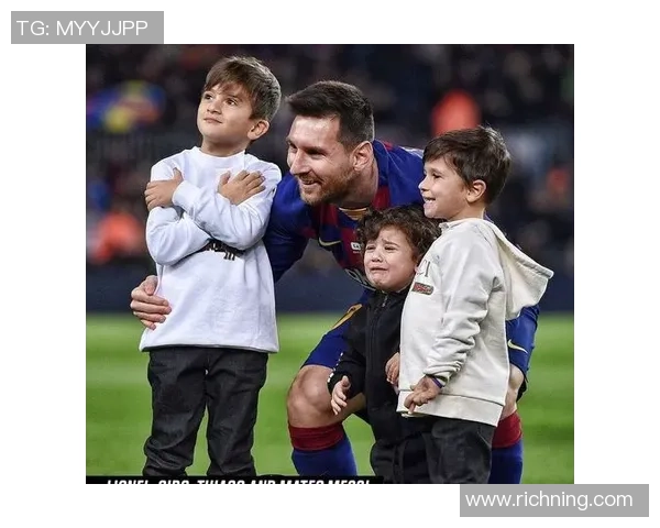 与足球球星约会:揭开明星生活背后的浪漫与挑战