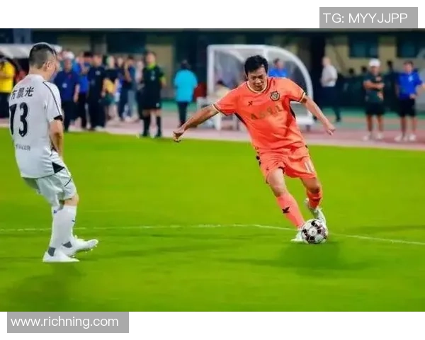 足球球星用温暖举动传递爱心与正能量影响力 足球球星用温暖举动传递爱心与正能量影响力