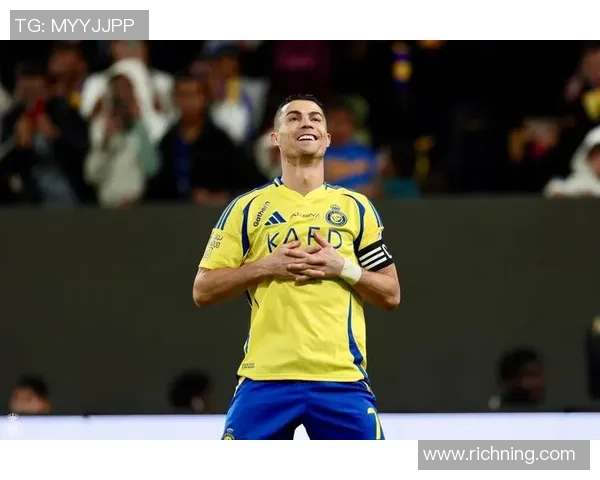 足球巨星们的成长轨迹与影响力分析:从青涩少年到全球偶像的蜕变之路 足球巨星们的成长轨迹与影响力分析:从青涩少年到全球偶像的蜕变之路